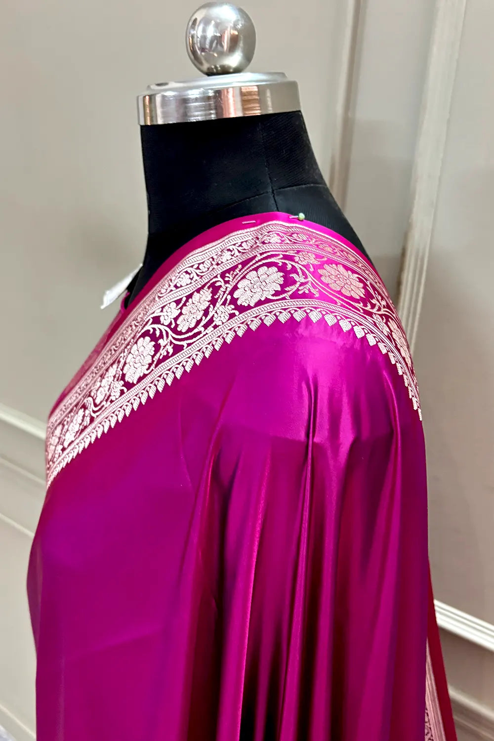Magenta Plain Zari Border Katan Silk Banarasi Saree
