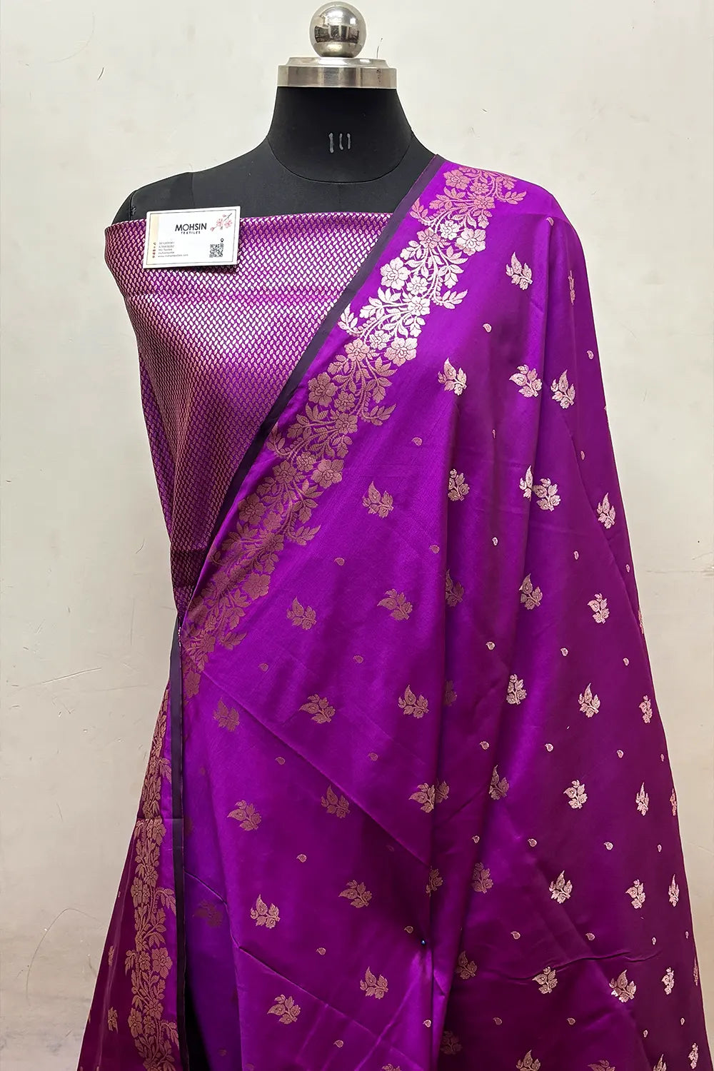 Magenta Zari Semi Katan Silk Banarasi Saree