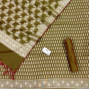 Mehendi Dracula Buti Banarasi Silk Suit