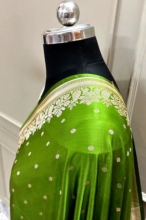 Mehendi Green Hawahawai Buti Katan Silk Banarasi Saree