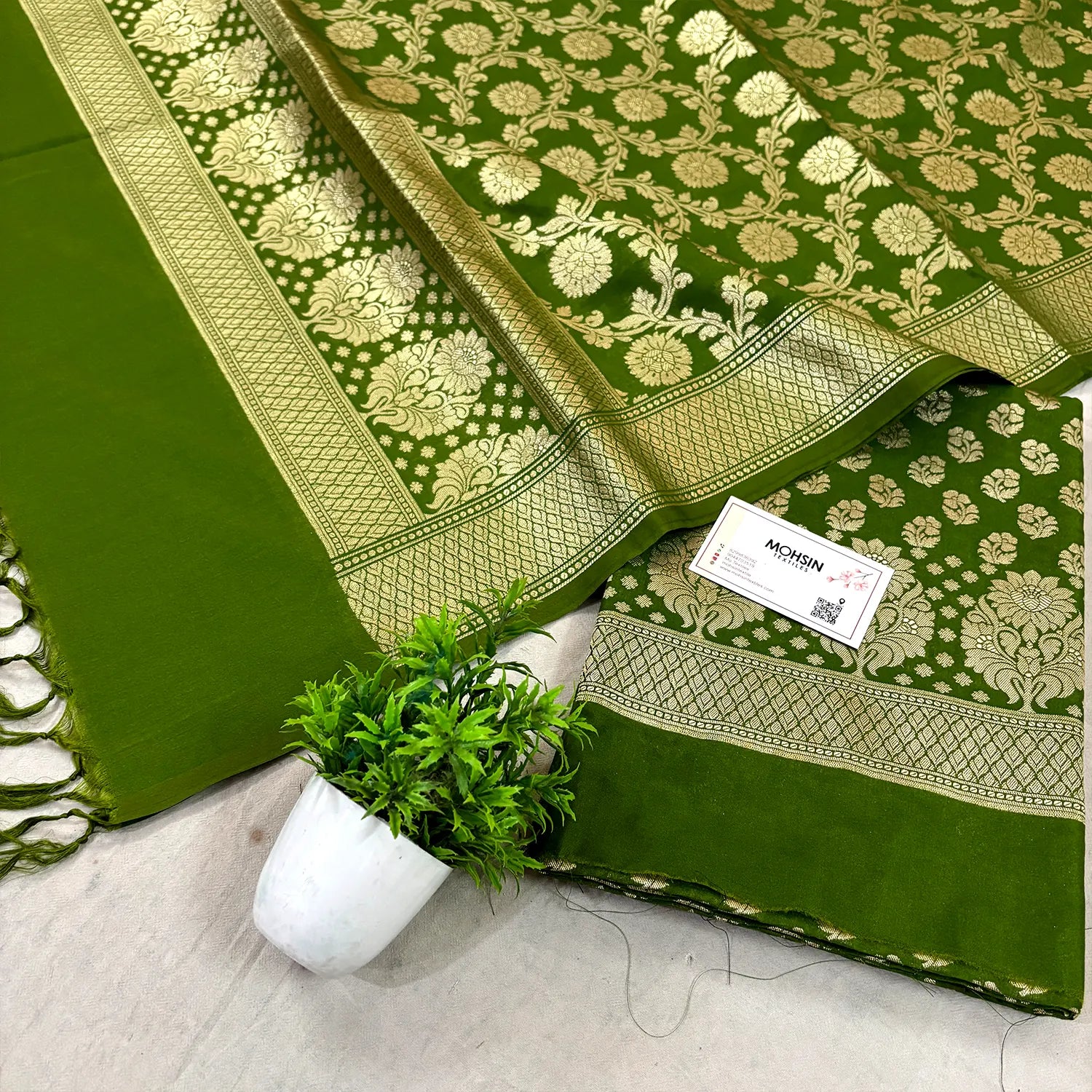 Mehendi Guldaan Fool Katan Silk Banarasi Suit