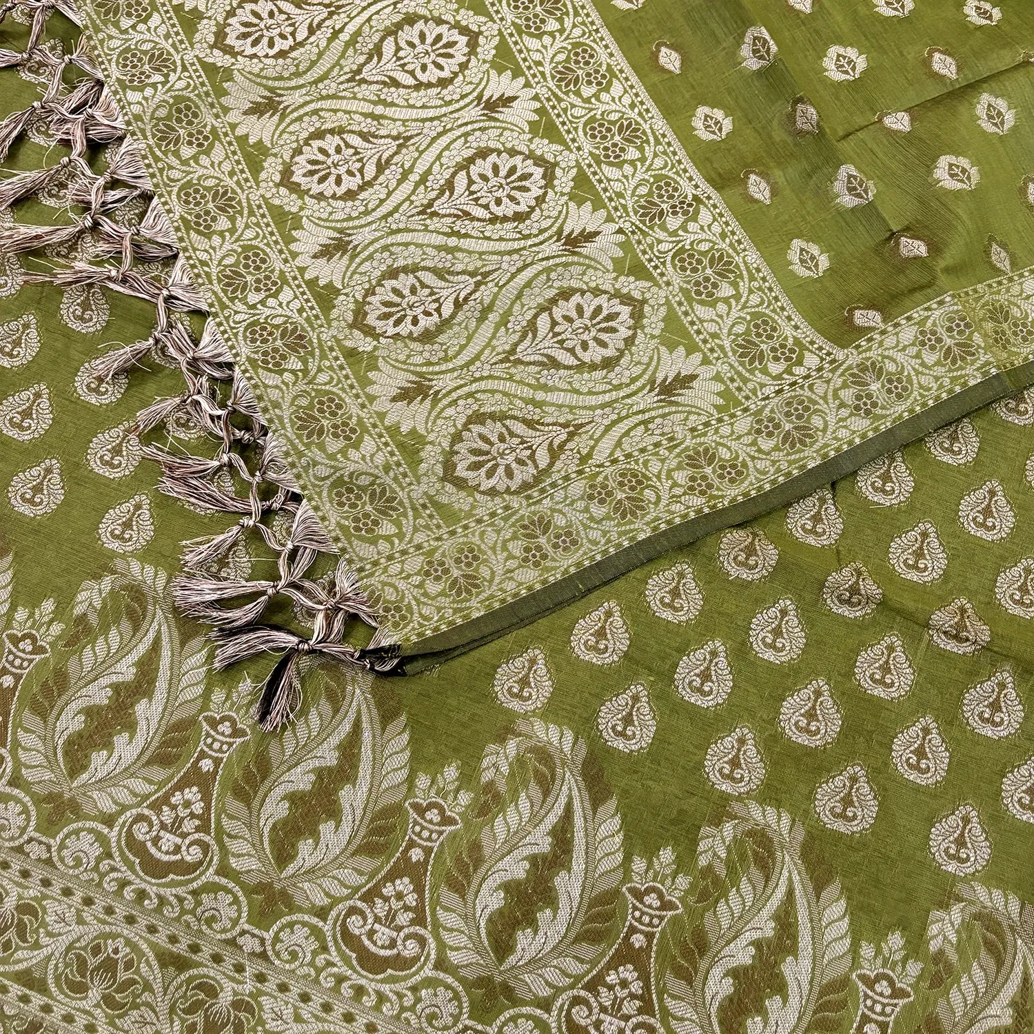 Mehendi Surahi Buti Cotton Silk Banarasi Suit