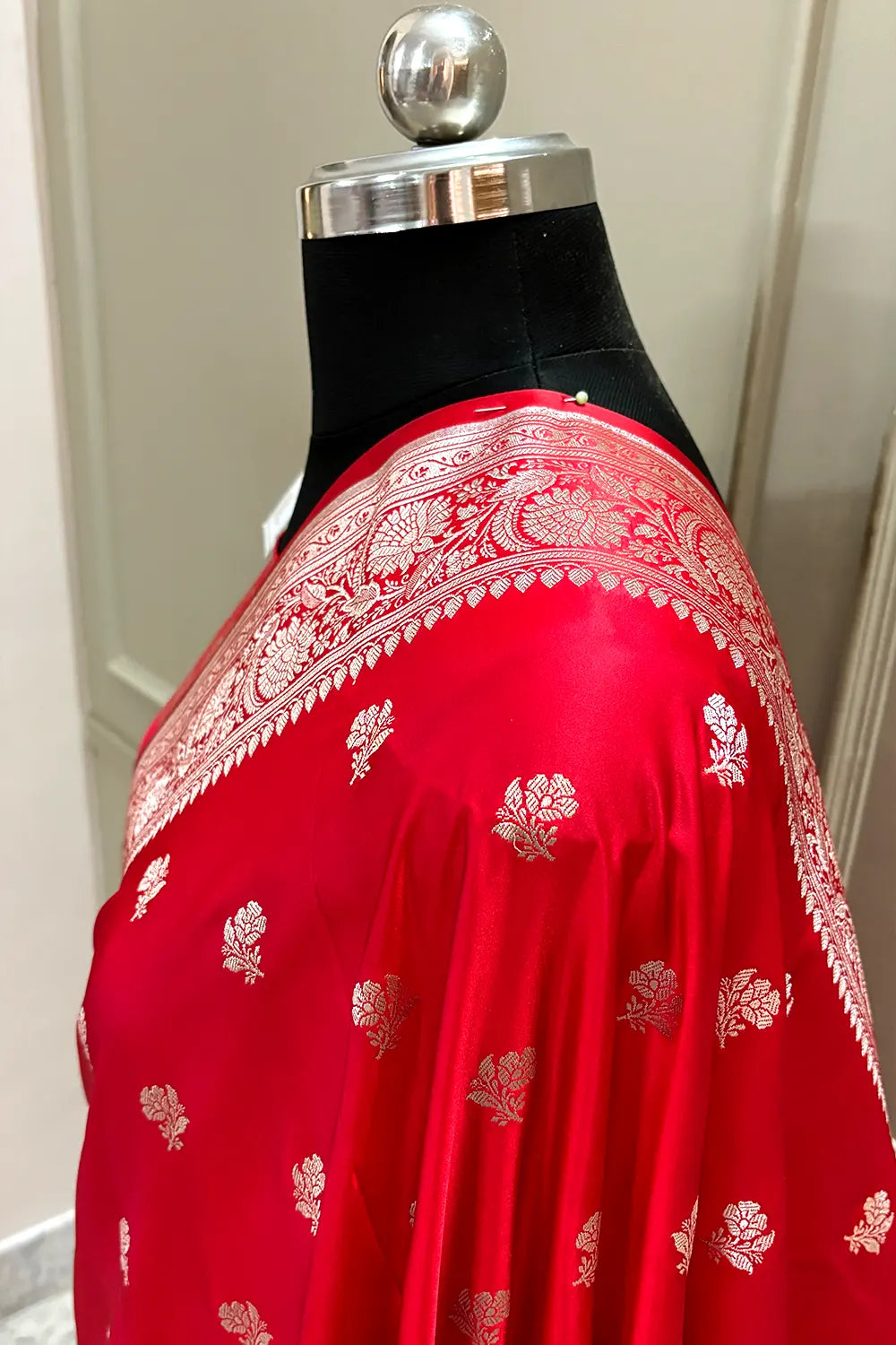 Pinkish Red Chaman Buti Katan Silk Banarasi Saree