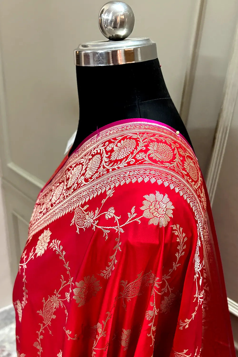 Pinkish Red Makra Jaal Katan Silk Banarasi Saree