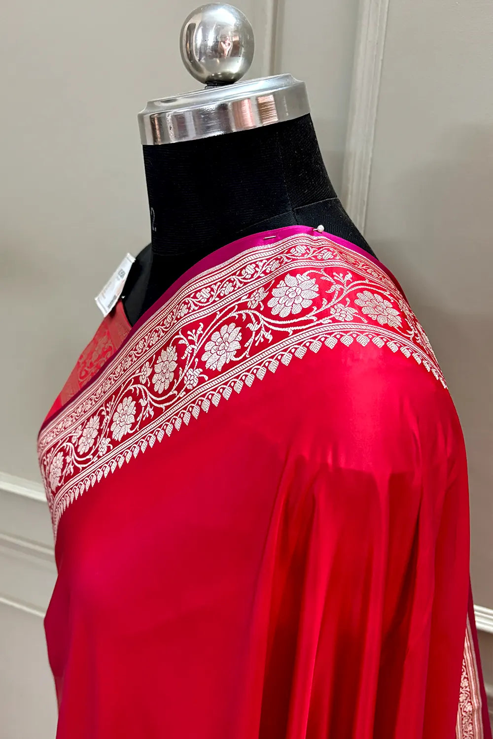 Pinkish Red Plain Zari Border Katan Silk Banarasi Saree