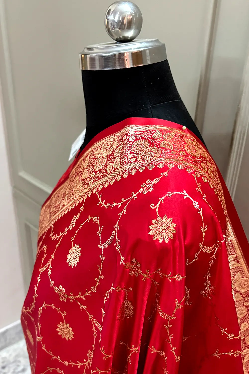 Pinkish Red Zari Katan Silk Banarasi Saree
