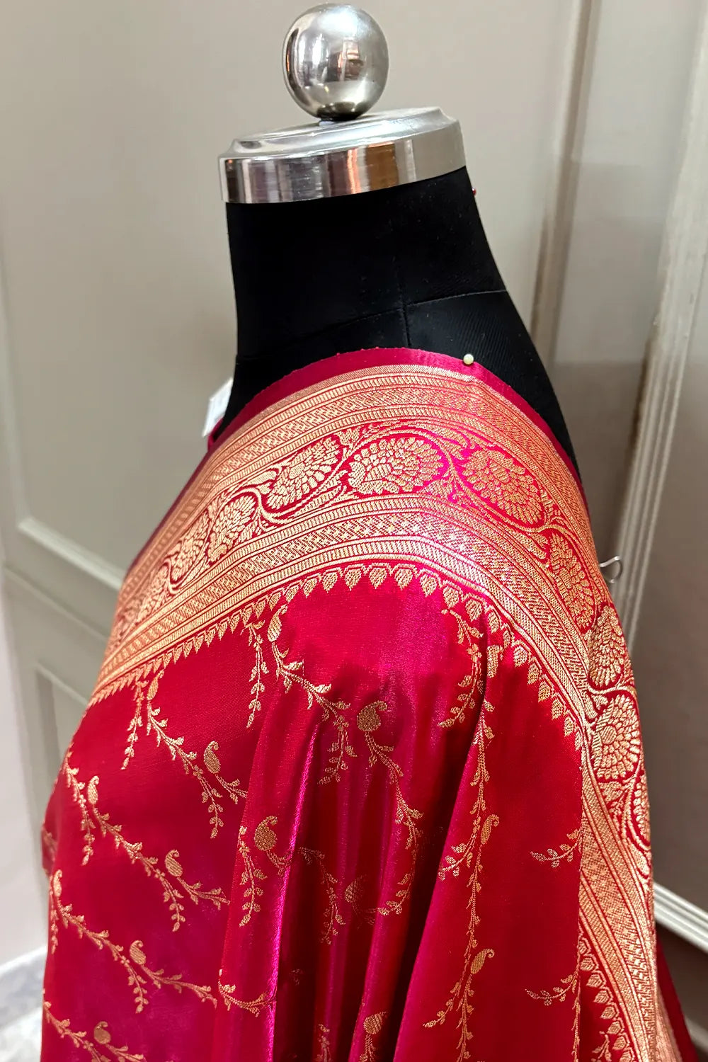 Pinkish Red Zari Katan Silk Banarasi Saree