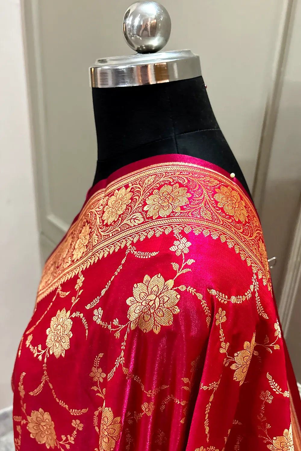 Pinkish Red Zari Katan Silk Banarasi Saree