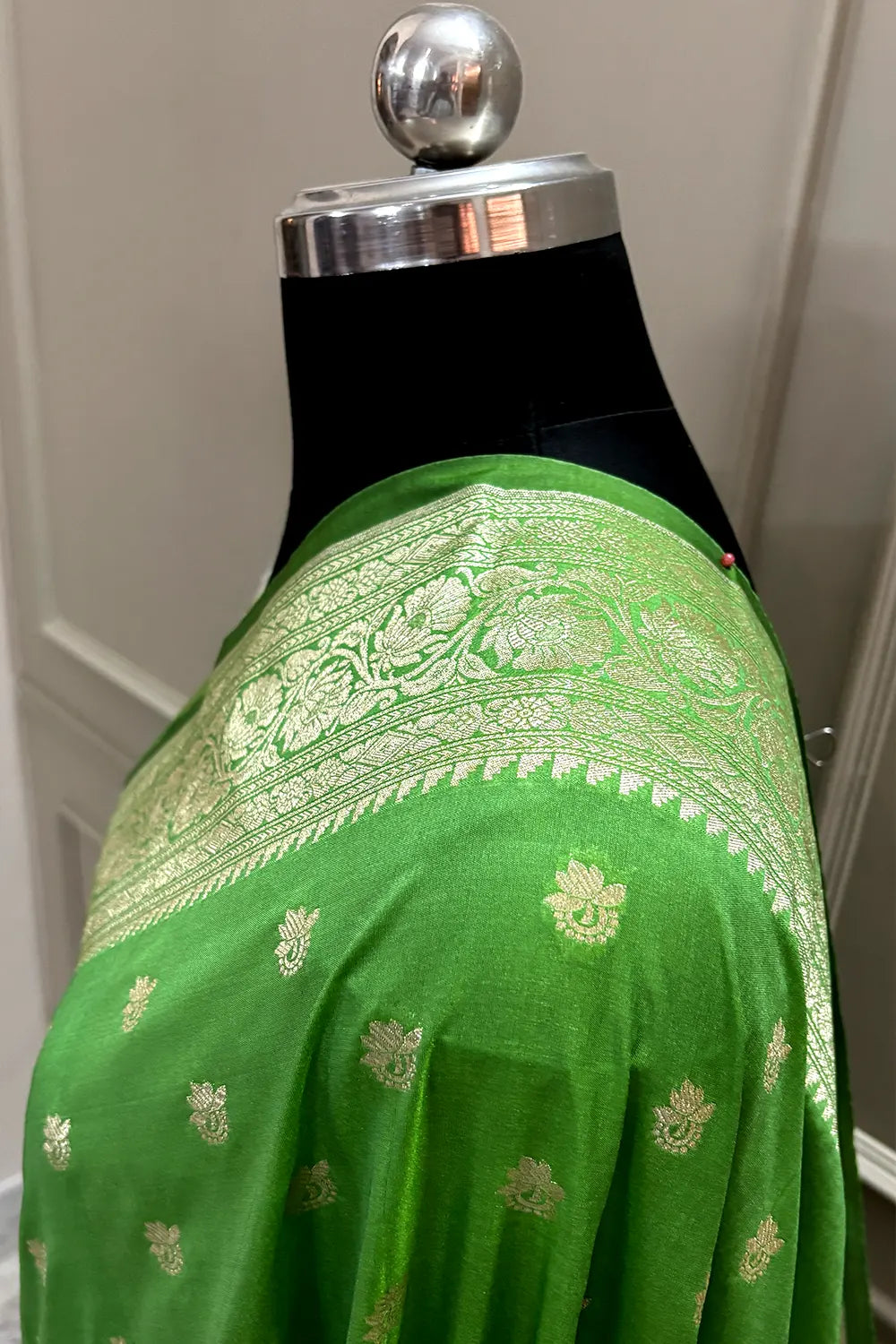 Pista Ghonga Buti Katan Silk Banarasi Saree