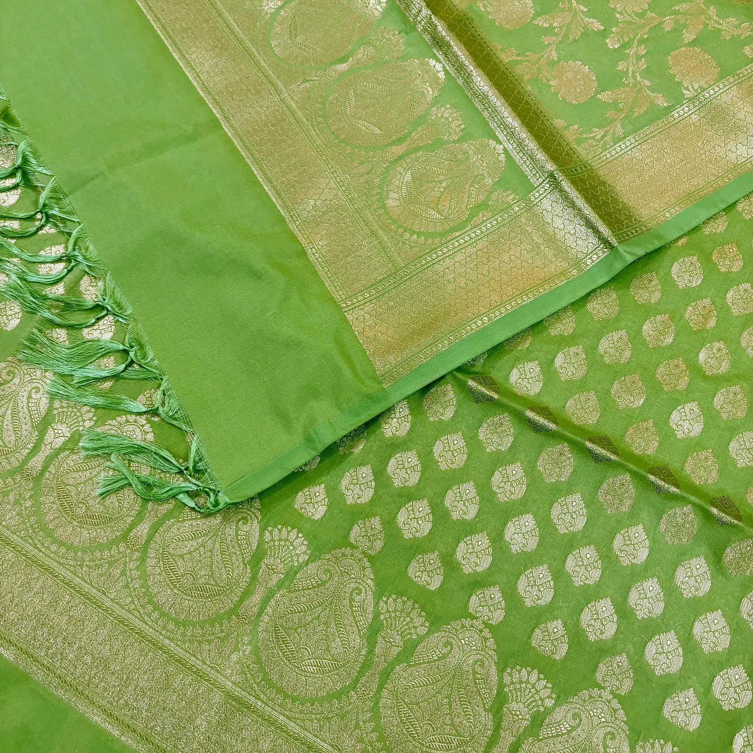Pista Gumbad Buti Katan Silk Banarasi Suit
