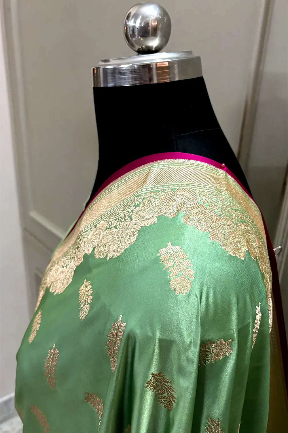 Pista Kanak Buti Katan Mashru Silk Banarasi Saree