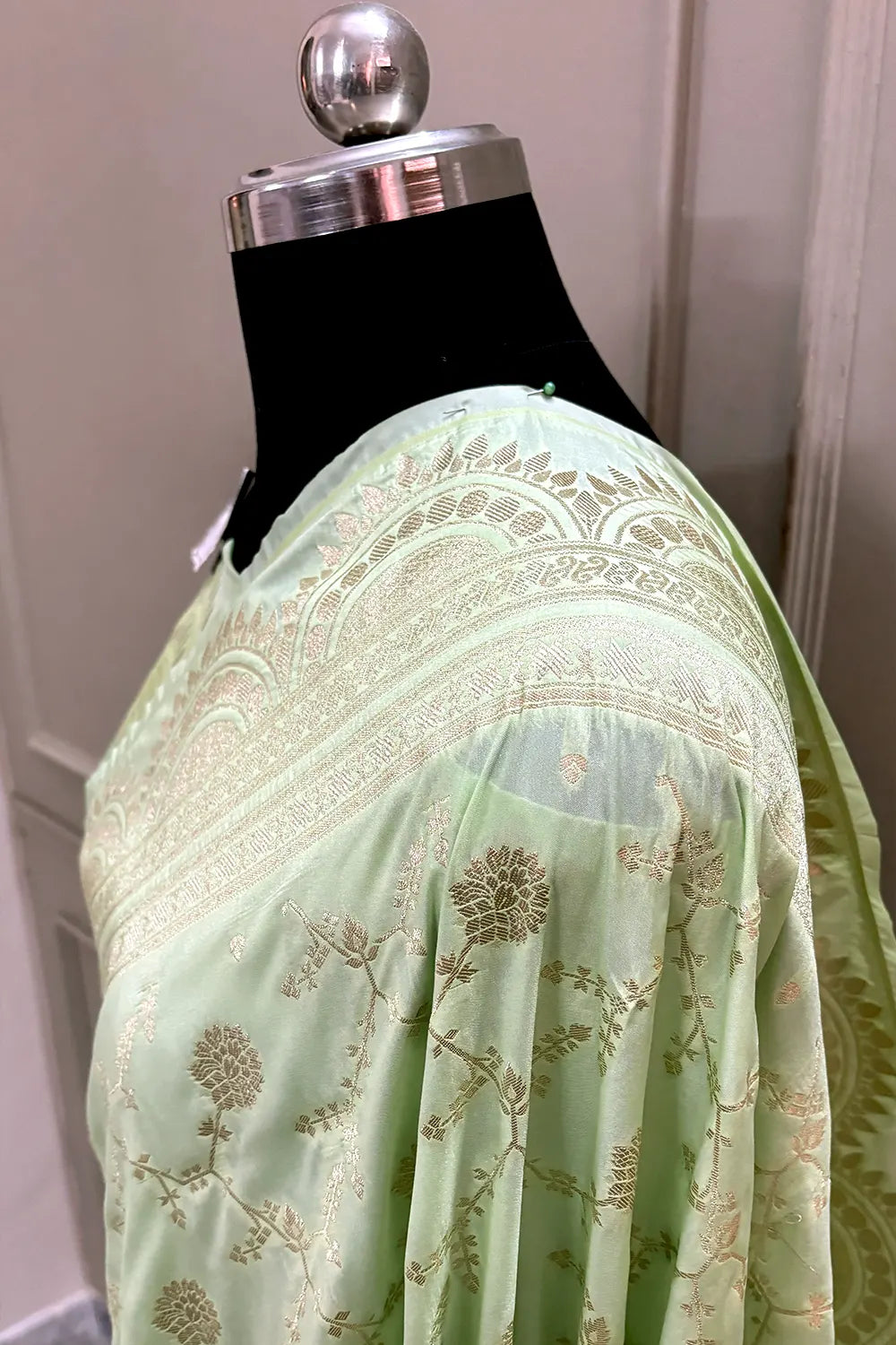 Pista Quantum Jaal Katan Silk Banarasi Saree
