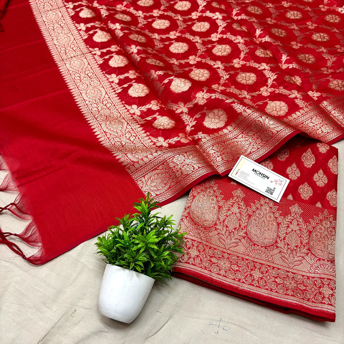 Buta Rangala Red Dracula Buta Banarasi Silk Suit – Mohsin Textiles