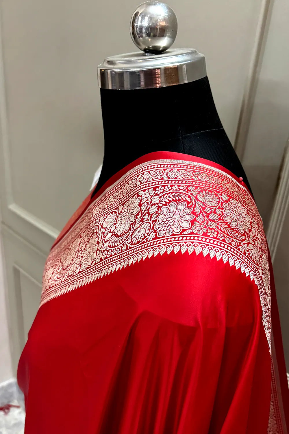 Red Plain Zari Katan Mashru Silk Banarasi Saree