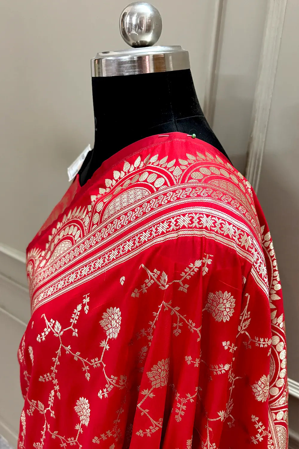 Red Quantum Jaal Katan Silk Banarasi Saree