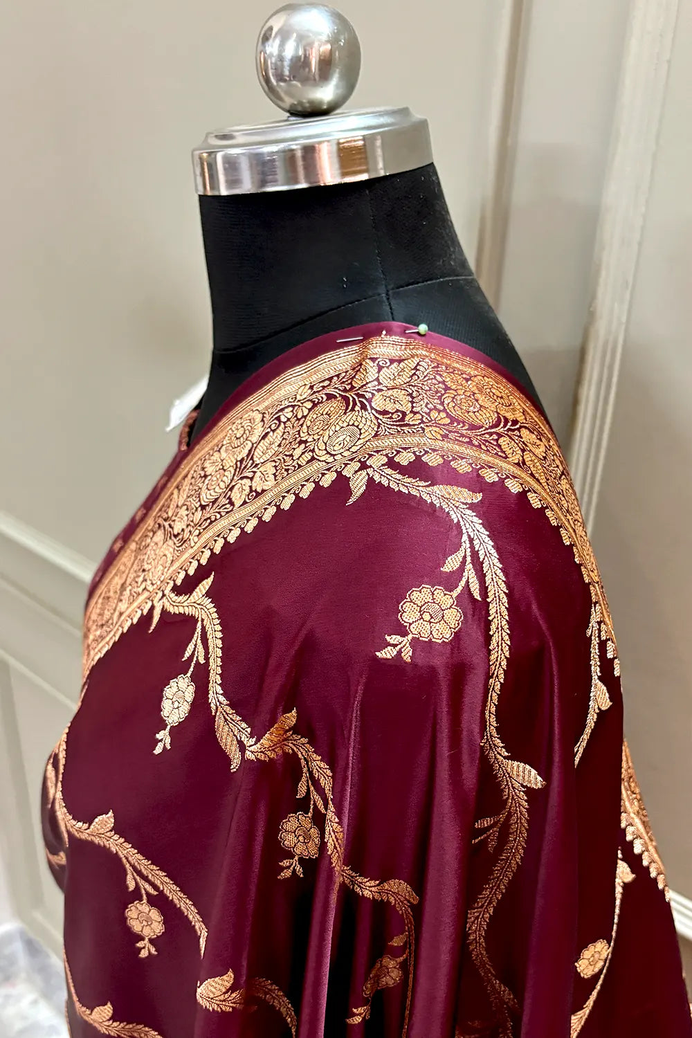 Wine Rowa Laher Katan Silk Banarasi Saree